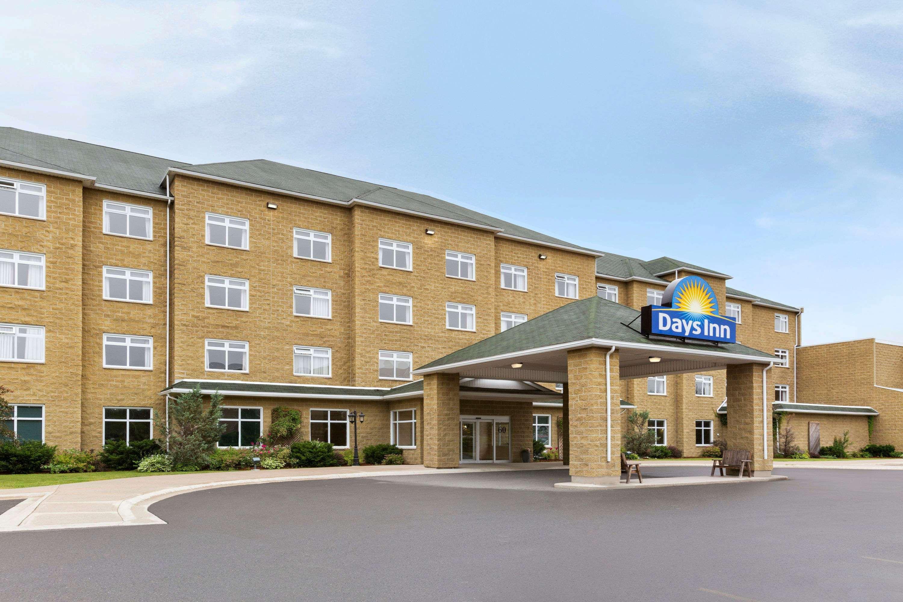 Days Inn By Wyndham Oromocto Conference Centre Exterior foto